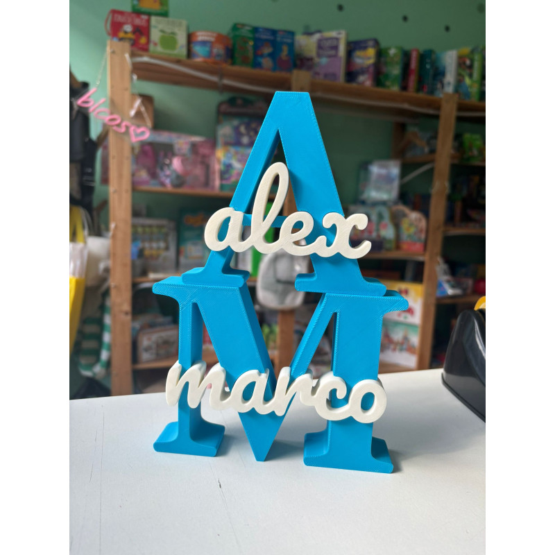 Inicial y nombre en 3D