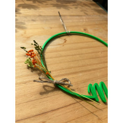 Corona mamá con flor seca